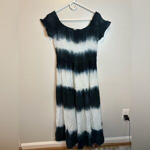 Women’s Dress Size L
